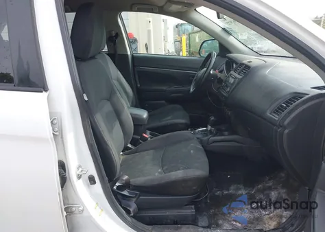 2015 Mitsubishi Outlander Sport Es z USA, uszkodzony, nr VIN 4A4AP3AU3FE046753